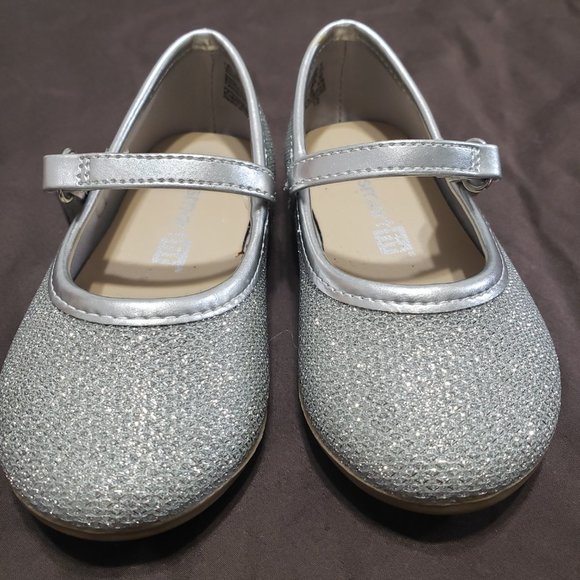 Smart Fit Silver Sparkly Slip On Dress Shoes Adjustable Velcro Straps Size 5 - Picture 1 of 5